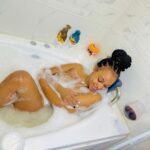 Amber Ray showed her pussy while partying [video]