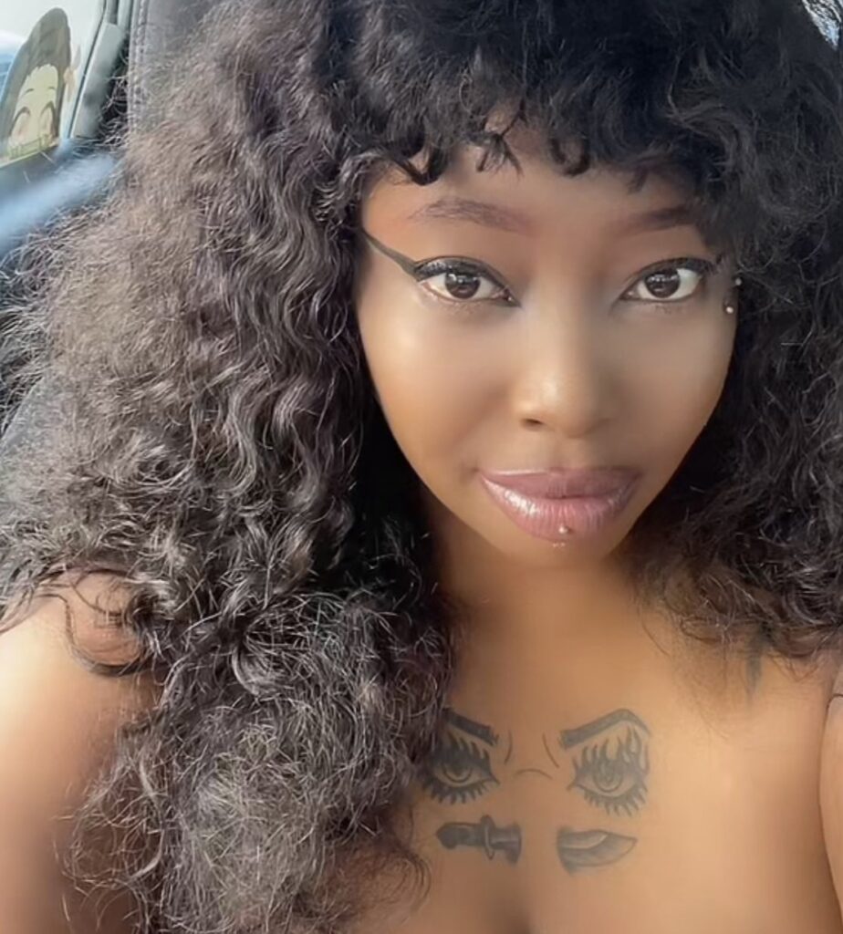 Cute, sexy photos of Spicy Maa