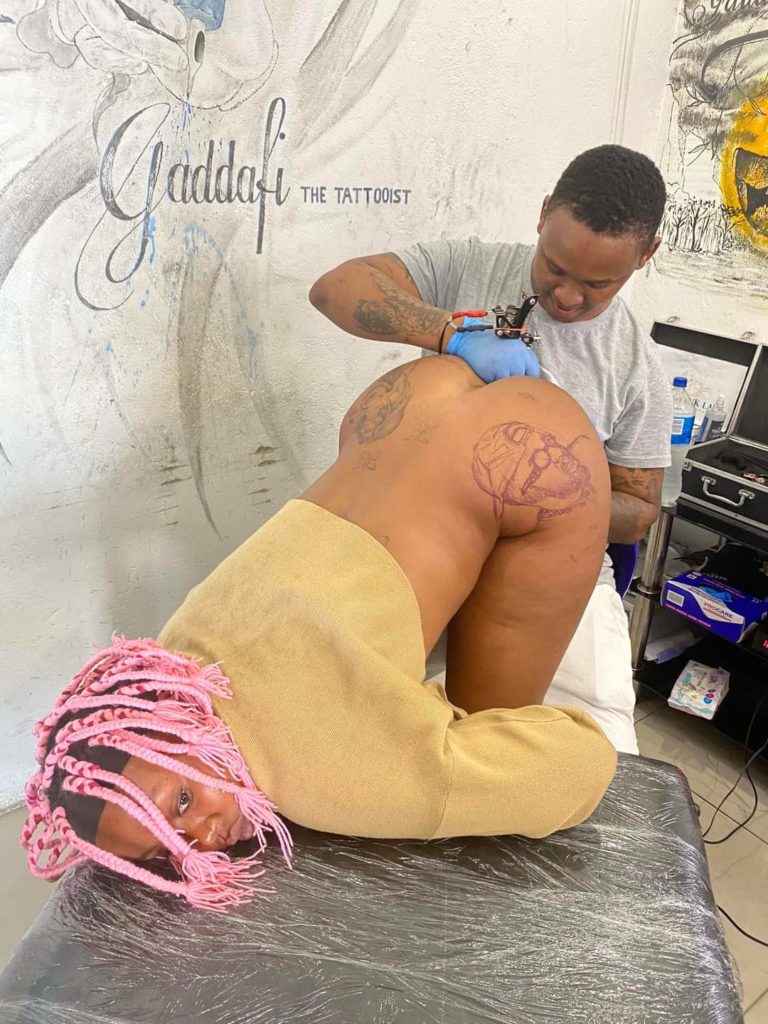 Gaddafi tattooing Queen Minaj right in the pussy