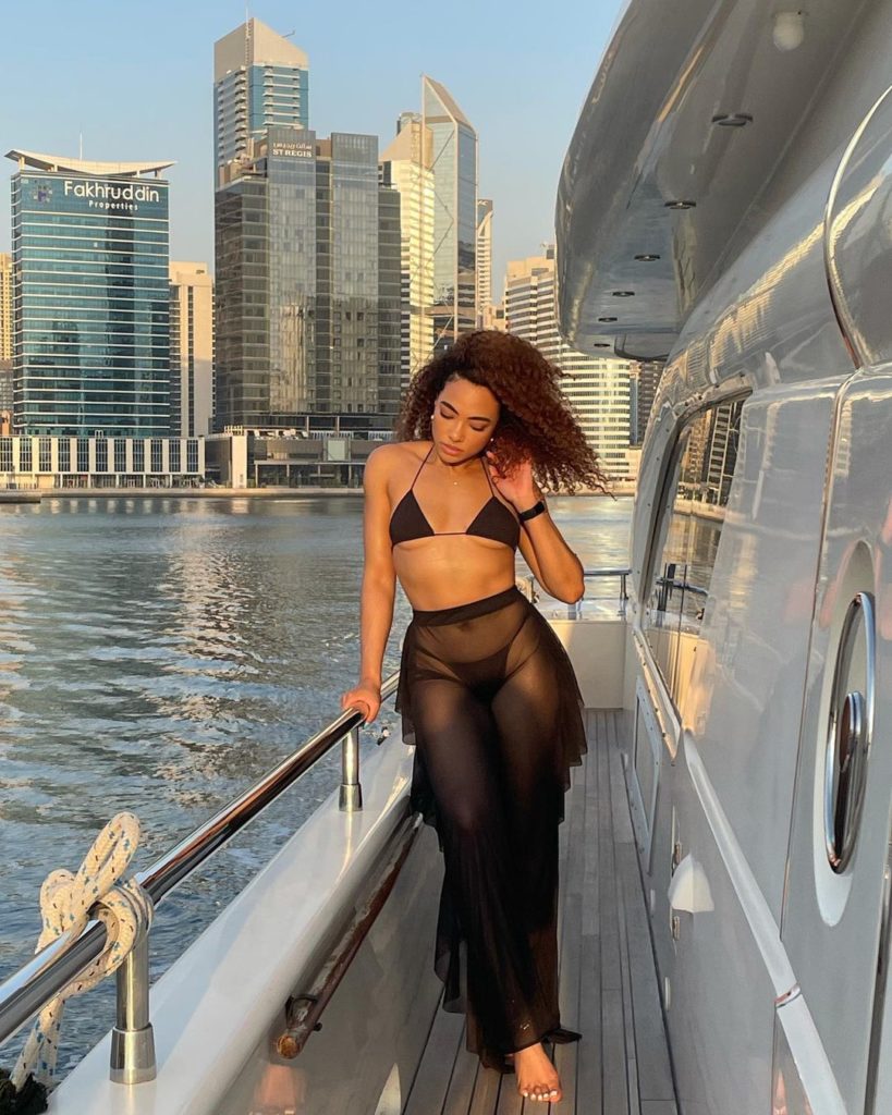 Amanda Du-Pont exudes beauty, just look at these photos