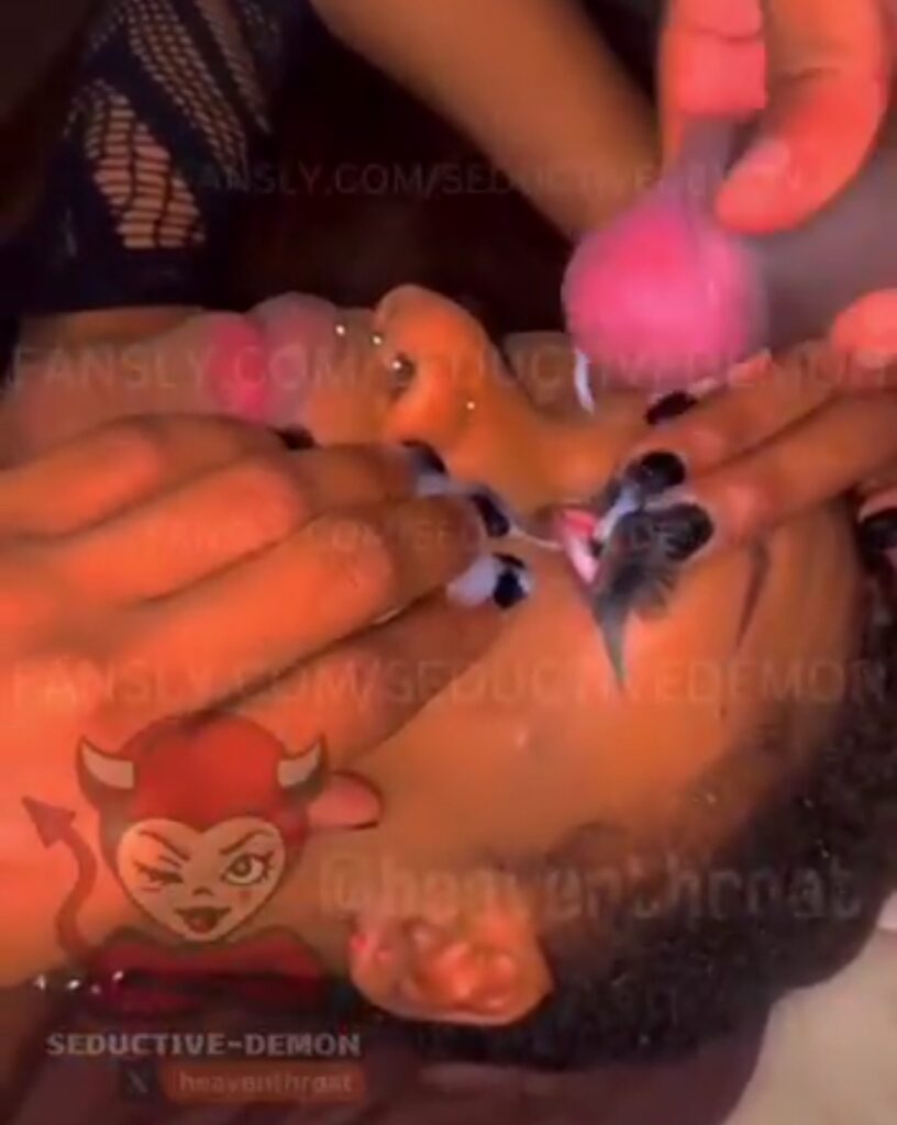 She let her man cum in her eyes