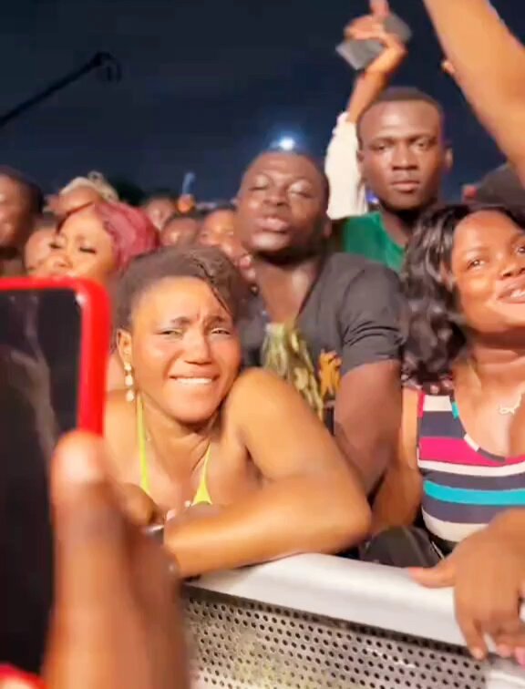 Girl gets fucked by two guys at Wendy Shay’s concert